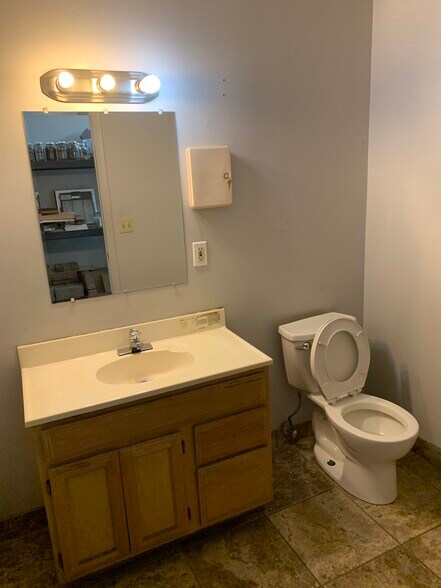 More Photos Of 1125 Depew Ct, Lakewood Unknown For Lease