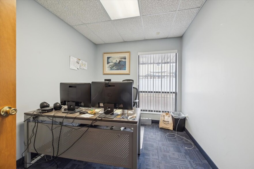 More Photos Of 495 Union Ave, Middlesex Medical For Lease