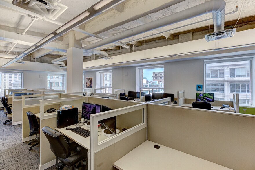 More Photos Of 510 Boul Saint-Laurent, Montréal Loft Creative Space For Sale