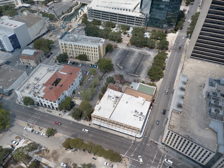 More Photos Of 111-113 N Flores St, San Antonio Storefront Retail Residential For Sale