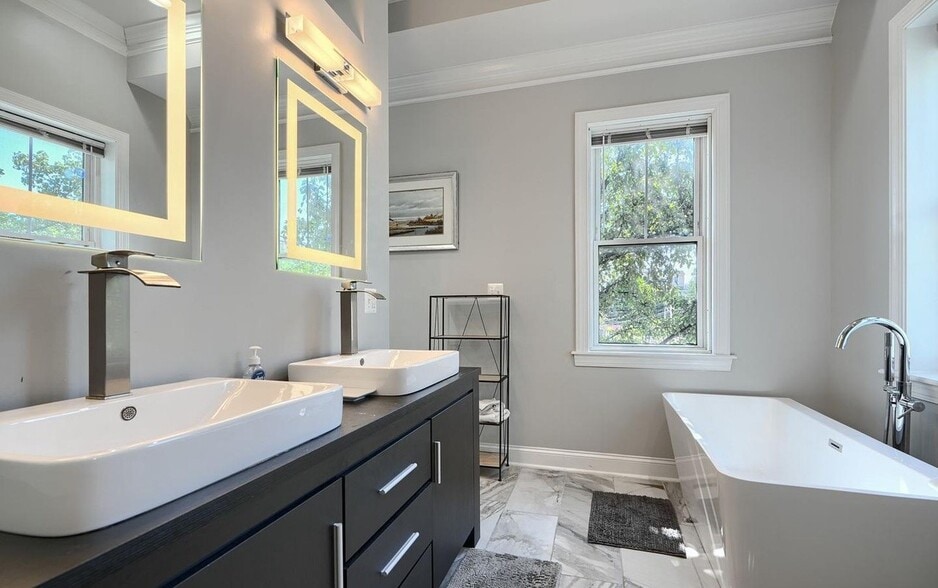 More Photos Of 635 E Fort Ave, Baltimore Specialty For Sale