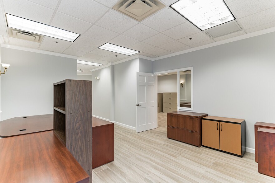 More Photos Of 230 N Westmonte Dr, Altamonte Springs Office For Lease