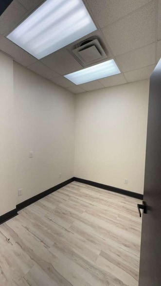 More Photos Of 608 S Tampania Ave, Tampa Medical For Lease
