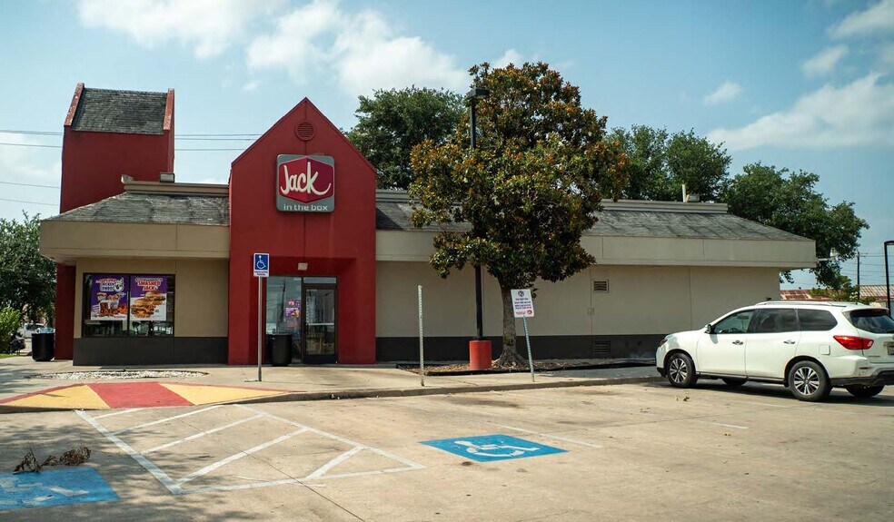More Photos Of 11630 Hempstead Rd, Houston General Retail For Sale