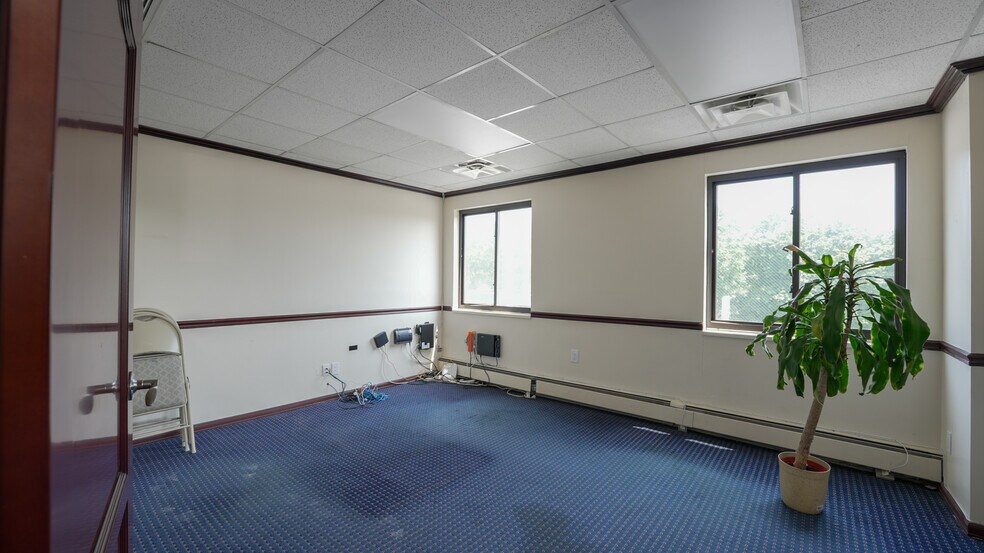 More Photos Of 5847 Francis Lewis Blvd, Oakland Gardens Medical For Sale