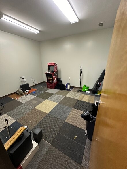 More Photos Of 2270 Pendley Rd, Cumming Warehouse For Sale