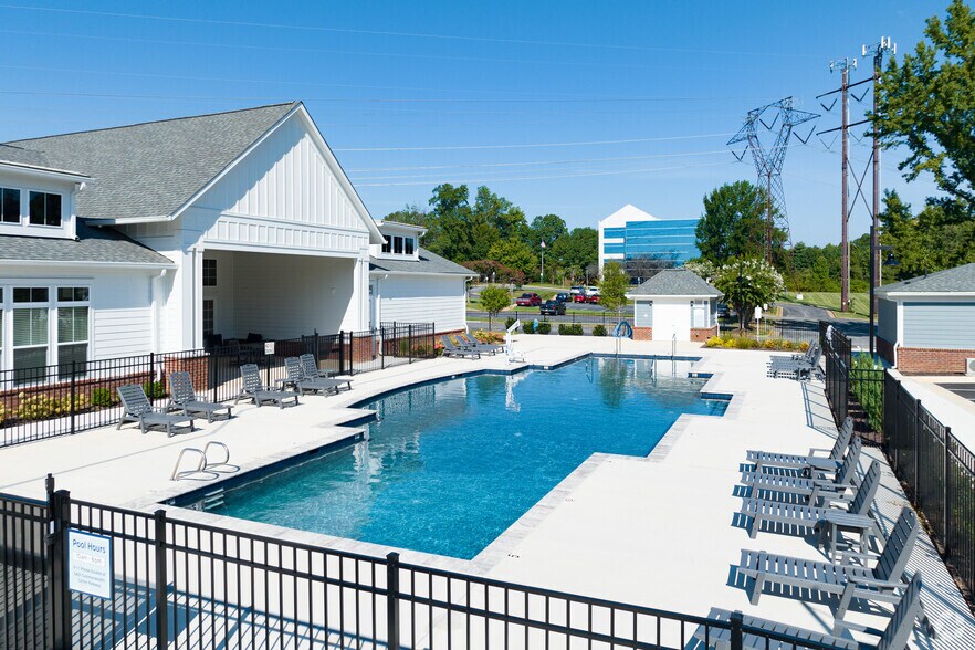 More Photos Of 5401 Commonwealth Centre Pky, Midlothian Apartments For Sale