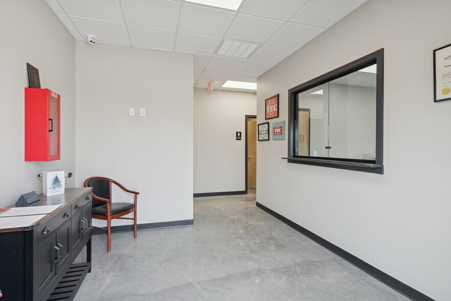 More Photos Of 1854 Sparta Pike, Lebanon Warehouse For Lease