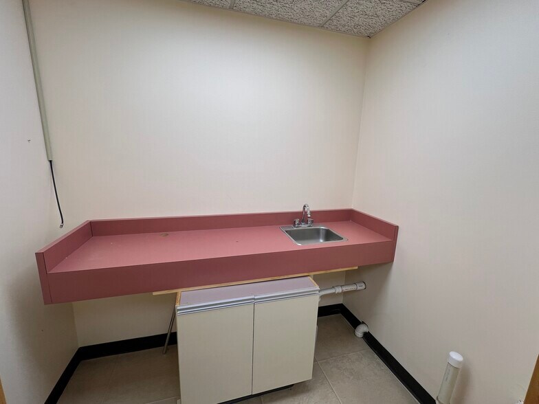 More Photos Of 155 Mount Pleasant Rd, West Newton Medical For Sale