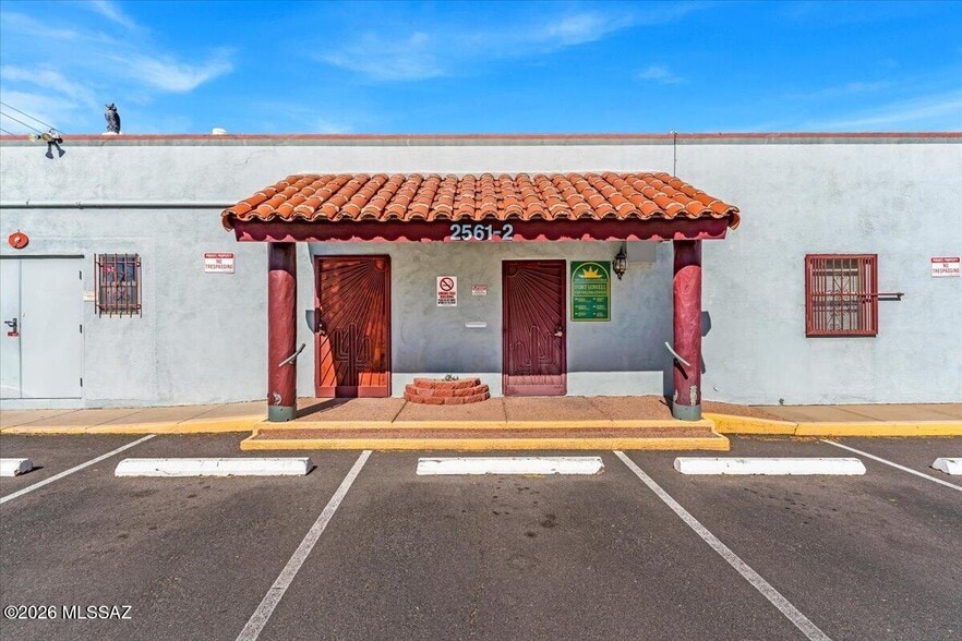 More Photos Of 2561-2563 E Fort Lowell Rd, Tucson Freestanding For Sale
