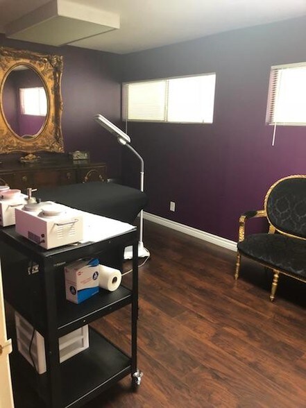 More Photos Of 675 W Foothill Blvd, Claremont Office For Lease