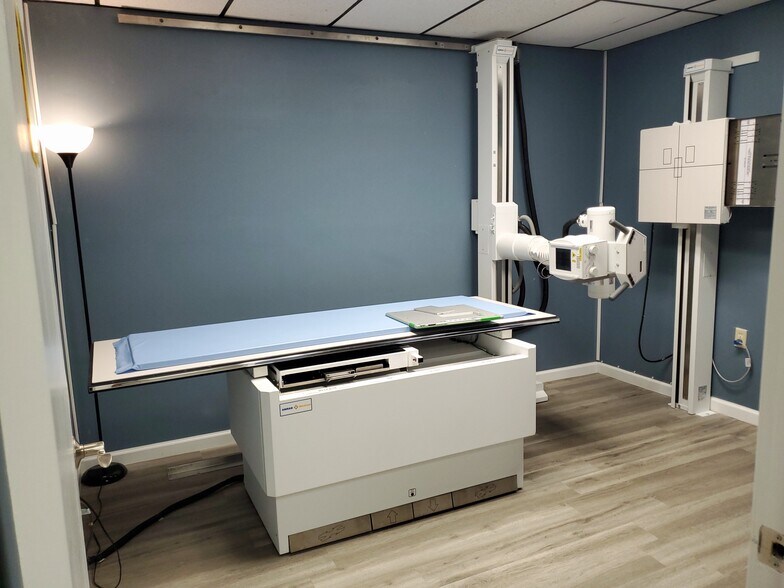 More Photos Of 1403 Medical Plaza Dr, Sanford Medical For Sale