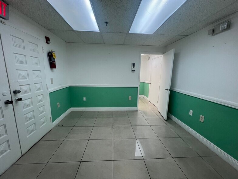 More Photos Of 4445 W 16th Ave, Hialeah Office Residential For Lease