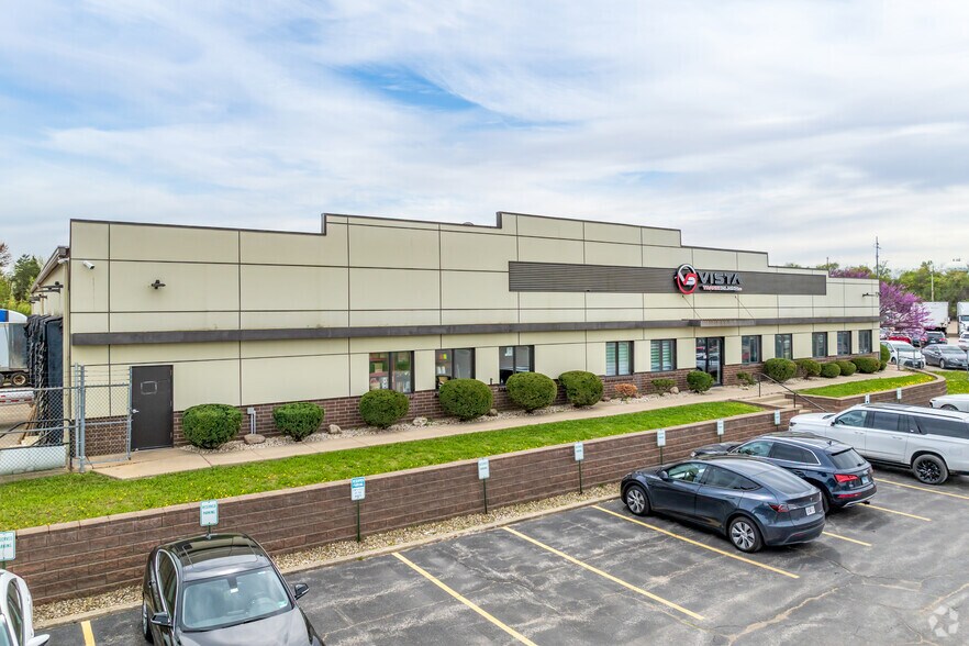 Primary Photo Of 8 Prosper Ct, Lake In The Hills Truck Terminal For Lease