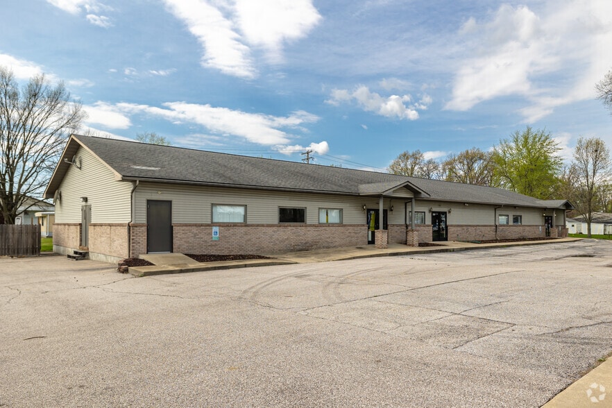 Primary Photo Of 5801 Old Collinsville Rd, Fairview Heights General Retail For Lease