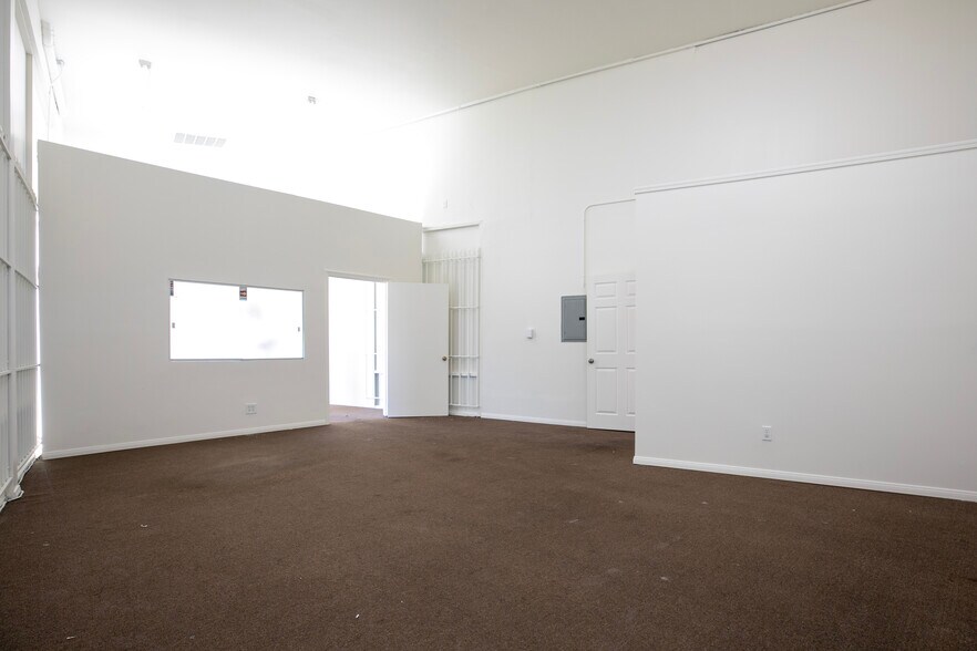 More Photos Of 3615 W Beverly Blvd, Los Angeles Freestanding For Lease