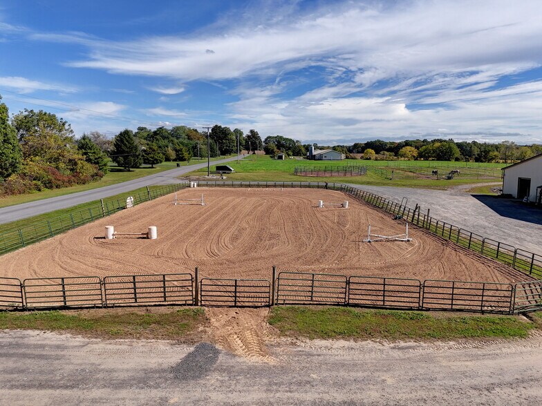 More Photos Of 1262 Fitzpatrick Rd, Auburn Specialty For Sale