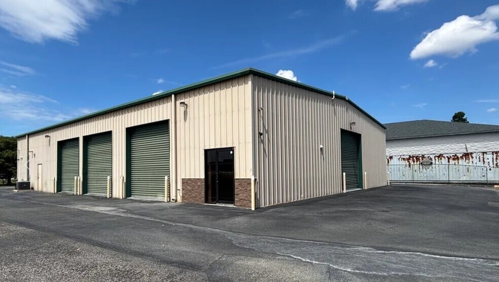 Primary Photo Of 18842 Sakera rd, Hudson Warehouse For Lease