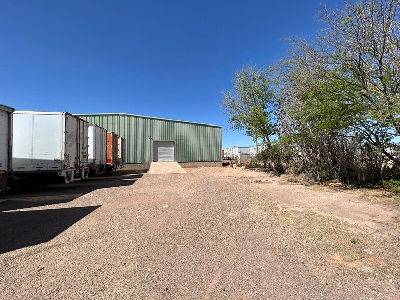 More Photos Of 100 E 9th St, Douglas Warehouse For Sale