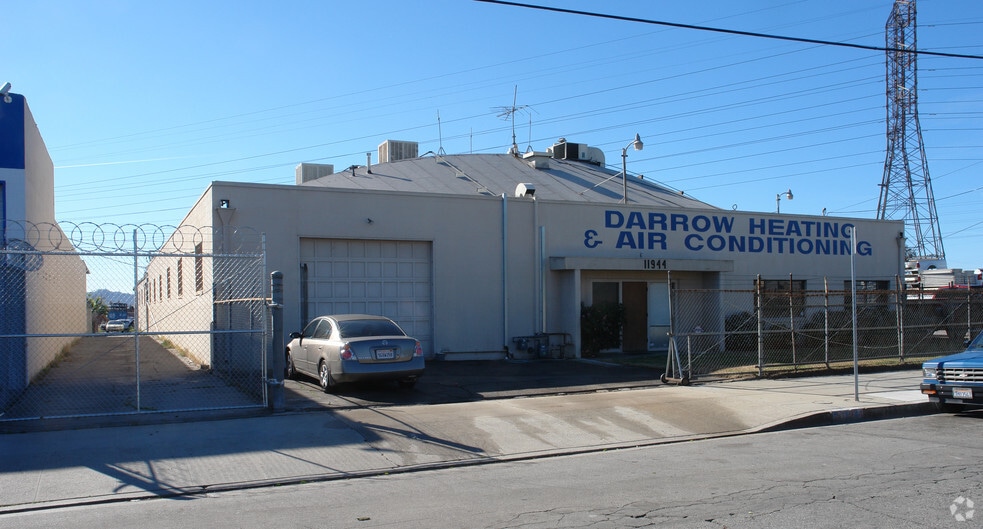 Primary Photo Of 11944 Valerio St, North Hollywood Warehouse For Lease