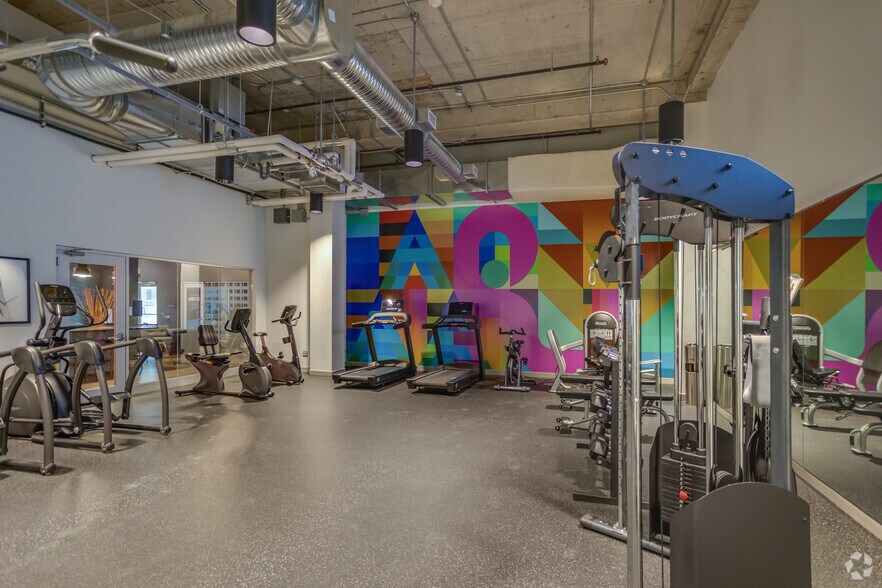 More Photos Of 233 Kennedy St, Winnipeg Apartments For Lease