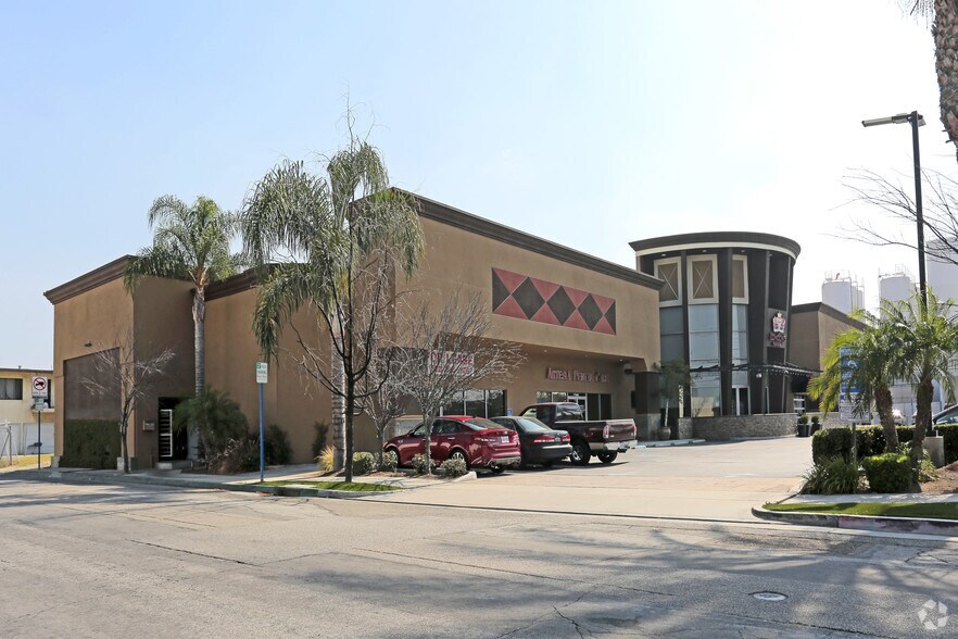 More Photos Of 11647-11657 Artesia Blvd, Artesia Unknown For Lease