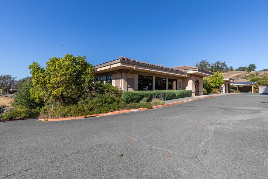 More Photos Of 690 De Long Ave, Novato Office For Sale