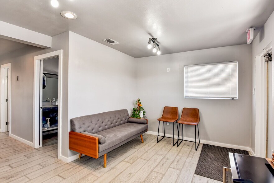 More Photos Of 4803 West Ave, San Antonio Showroom For Lease