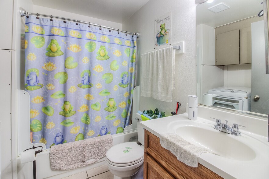 More Photos Of 1305 W King St, Yakima Apartments For Sale