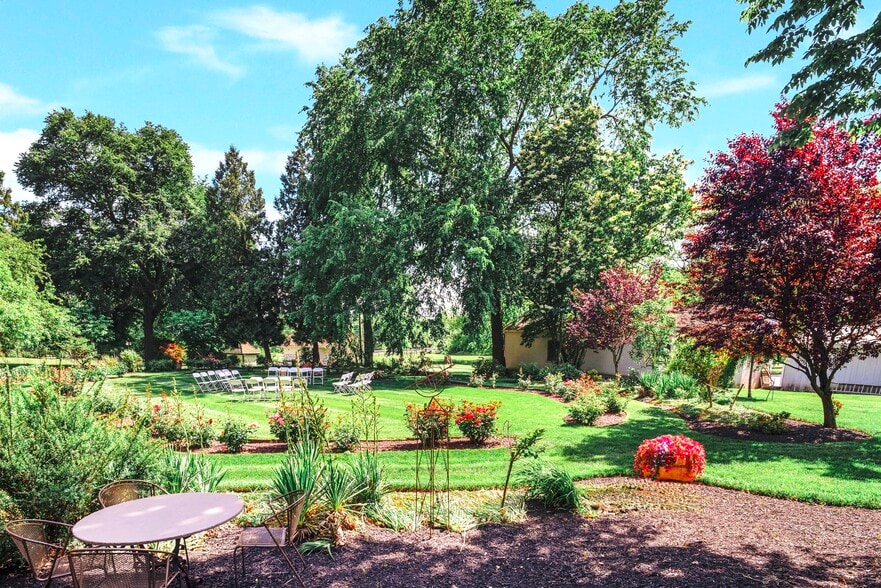 More Photos Of 1902 Jefferson Pike, Knoxville Lodge Meeting Hall For Sale