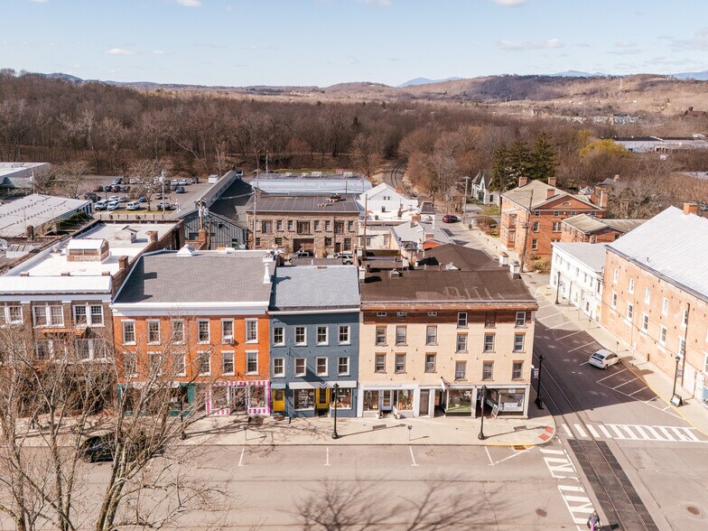 More Photos Of 705 Warren St, Hudson Storefront Retail Residential For Sale