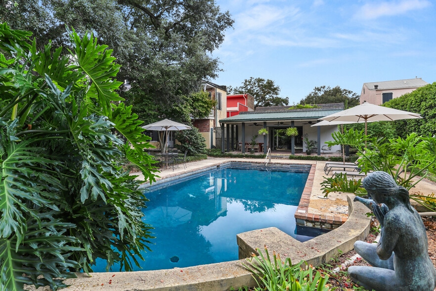 More Photos Of 2111 Dauphine St, New Orleans Hotel For Sale