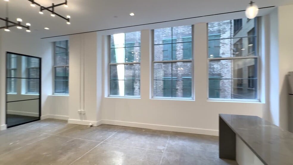 More Photos Of 200 Park Ave S, New York Office For Lease