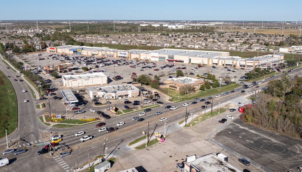 More Photos Of 15635 Wallisville Rd, Houston Unknown For Lease