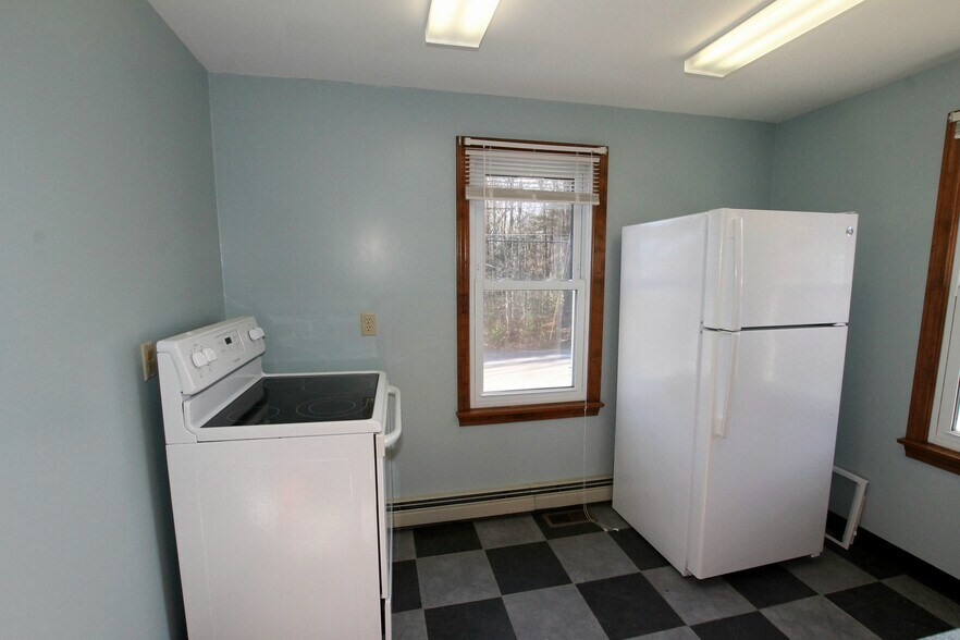 More Photos Of 9 Old Westminster Rd, Hubbardston Warehouse For Sale