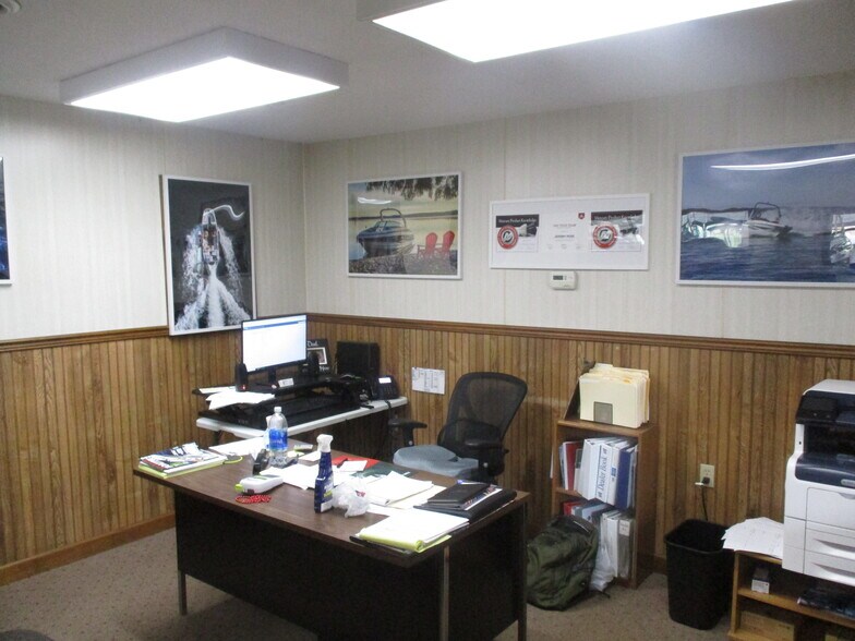 More Photos Of 345 Lake Michigan Dr, Grand Rapids Storefront For Sale