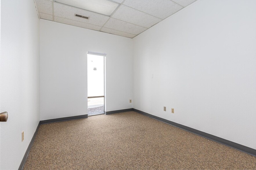 More Photos Of 320 N Johnson St, Kennewick Office For Lease