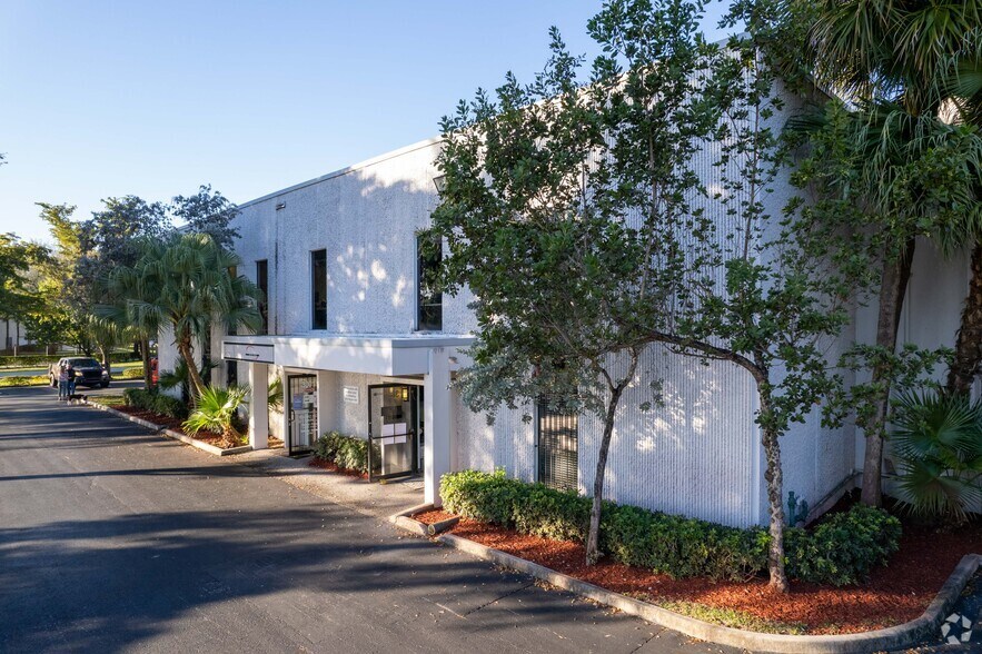 More Photos Of 3101-3137 NW 25th Ave, Pompano Beach Warehouse For Lease