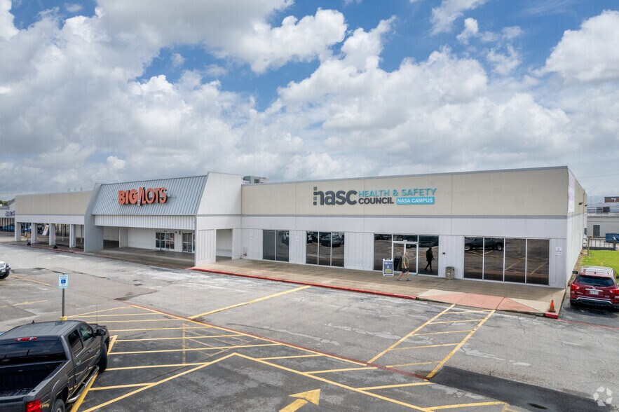 More Photos Of 1015-1211 W NASA Rd 1, Webster Unknown For Lease