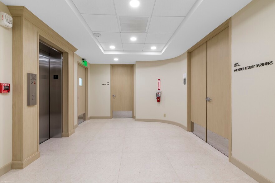 More Photos Of 350 Royal Palm Way, Palm Beach Medical For Lease