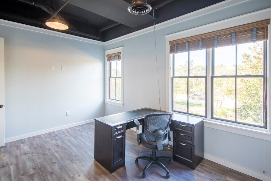 More Photos Of 2050 W County Highway 30A, Santa Rosa Beach Loft Creative Space For Sale