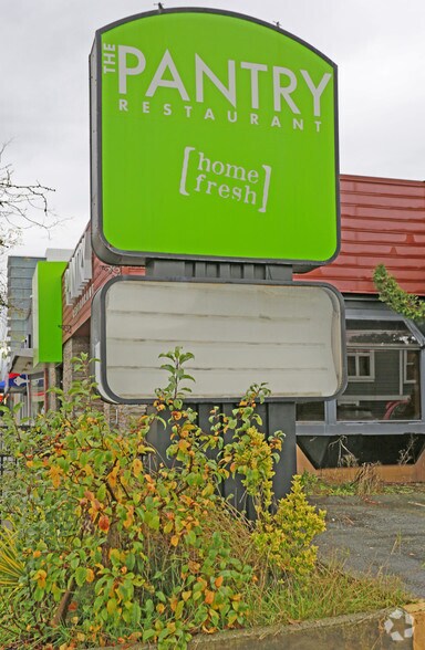 More Photos Of 425 6th St, New Westminster Restaurant For Sale