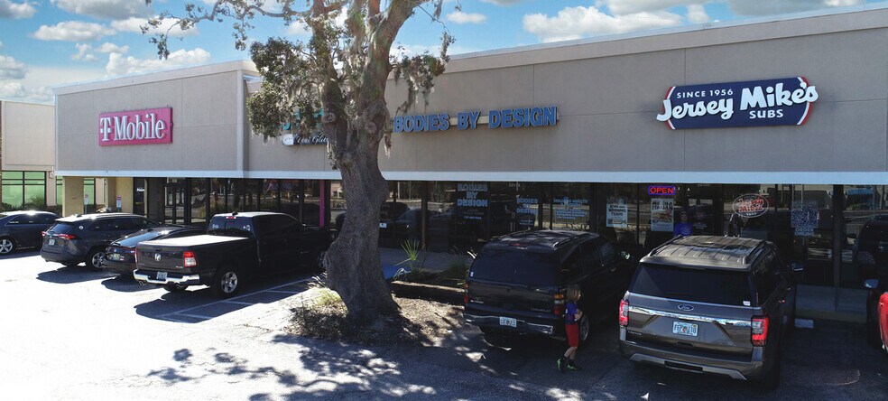 More Photos Of 33100-33160 U.S. 19 Hwy N, Palm Harbor Storefront For Sale