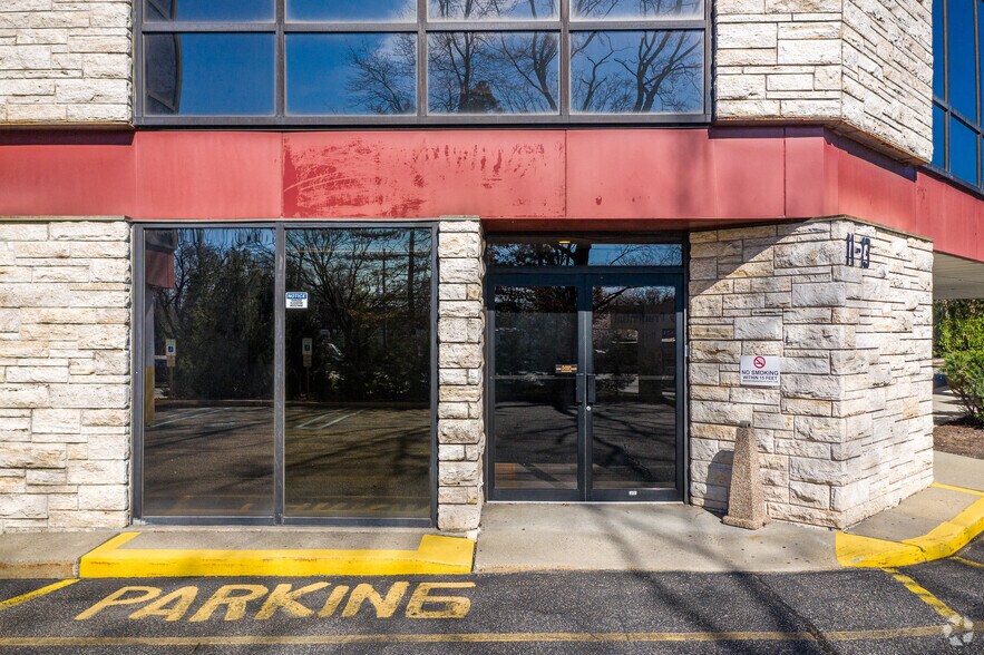 More Photos Of 11-13 Sunflower Ave, Paramus Medical For Lease