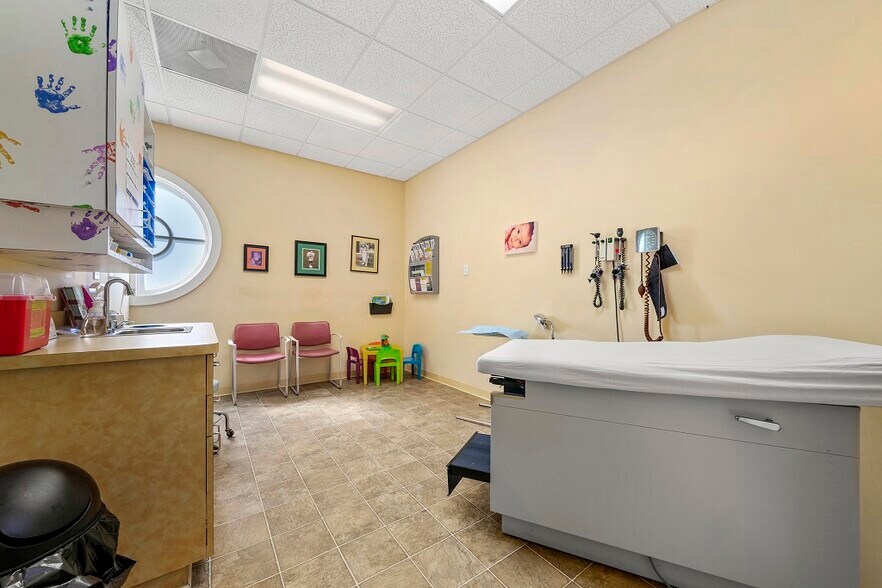 More Photos Of 1201 Georgian Park, Peachtree City Medical For Sale