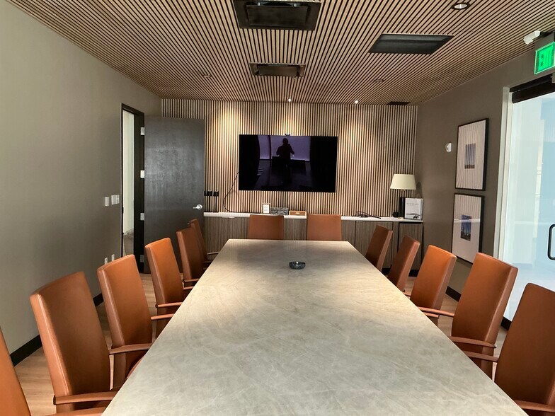 More Photos Of 481 Winscott Rd, Benbrook Office For Lease