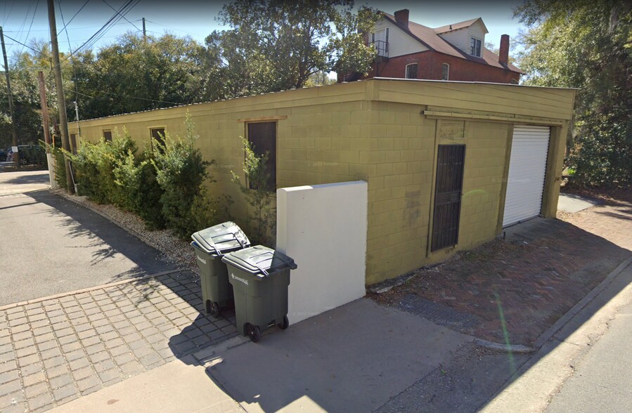 More Photos Of 711 Tattnall st, Savannah Light Distribution For Sale