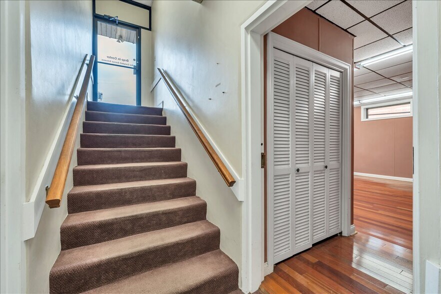 More Photos Of 356-358 Campbell Ave NW, Roanoke Office For Sale