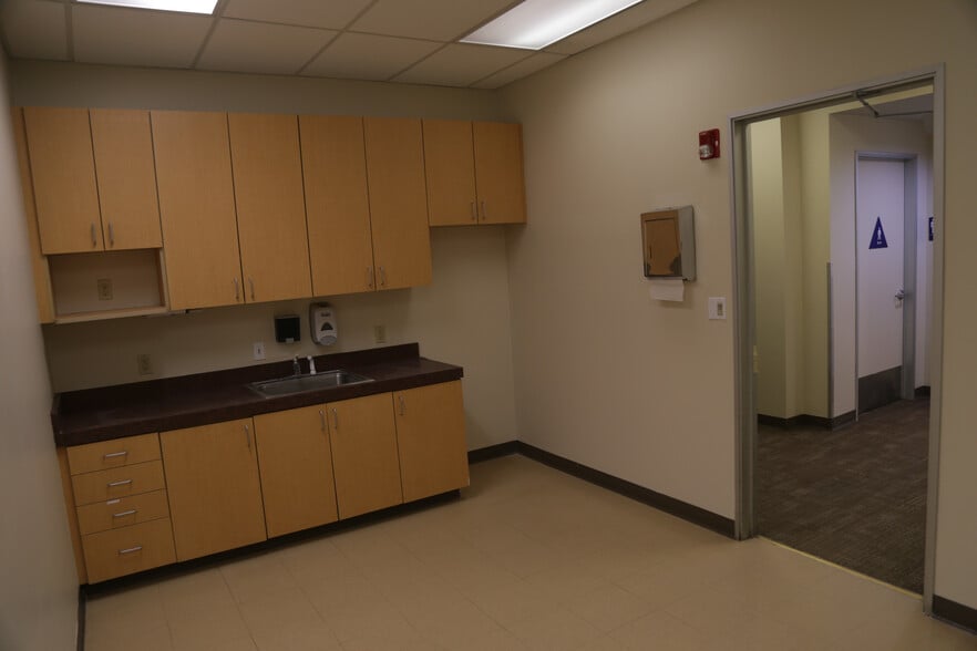 More Photos Of 525-535 S Myrtle Ave, Monrovia Storefront Retail Office For Lease