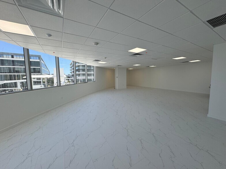 More Photos Of 2920 NE 207th St, Aventura Office Residential For Lease